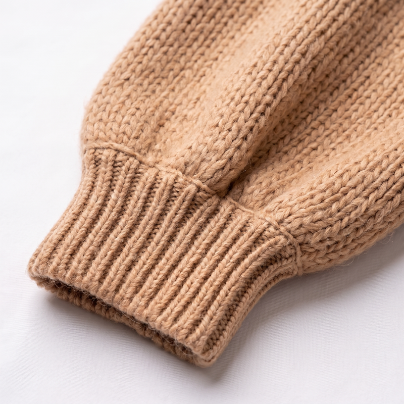 Ribbed cuff detail