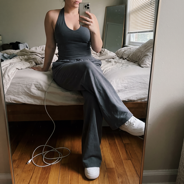 @elena · M
